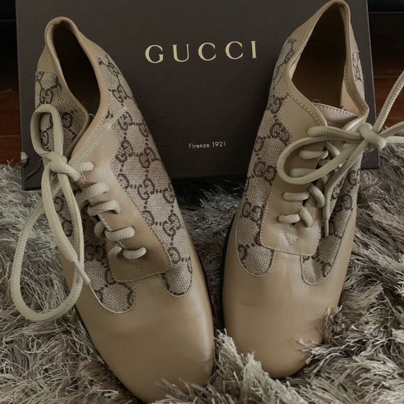 GUCCI - Picture 2 of 4